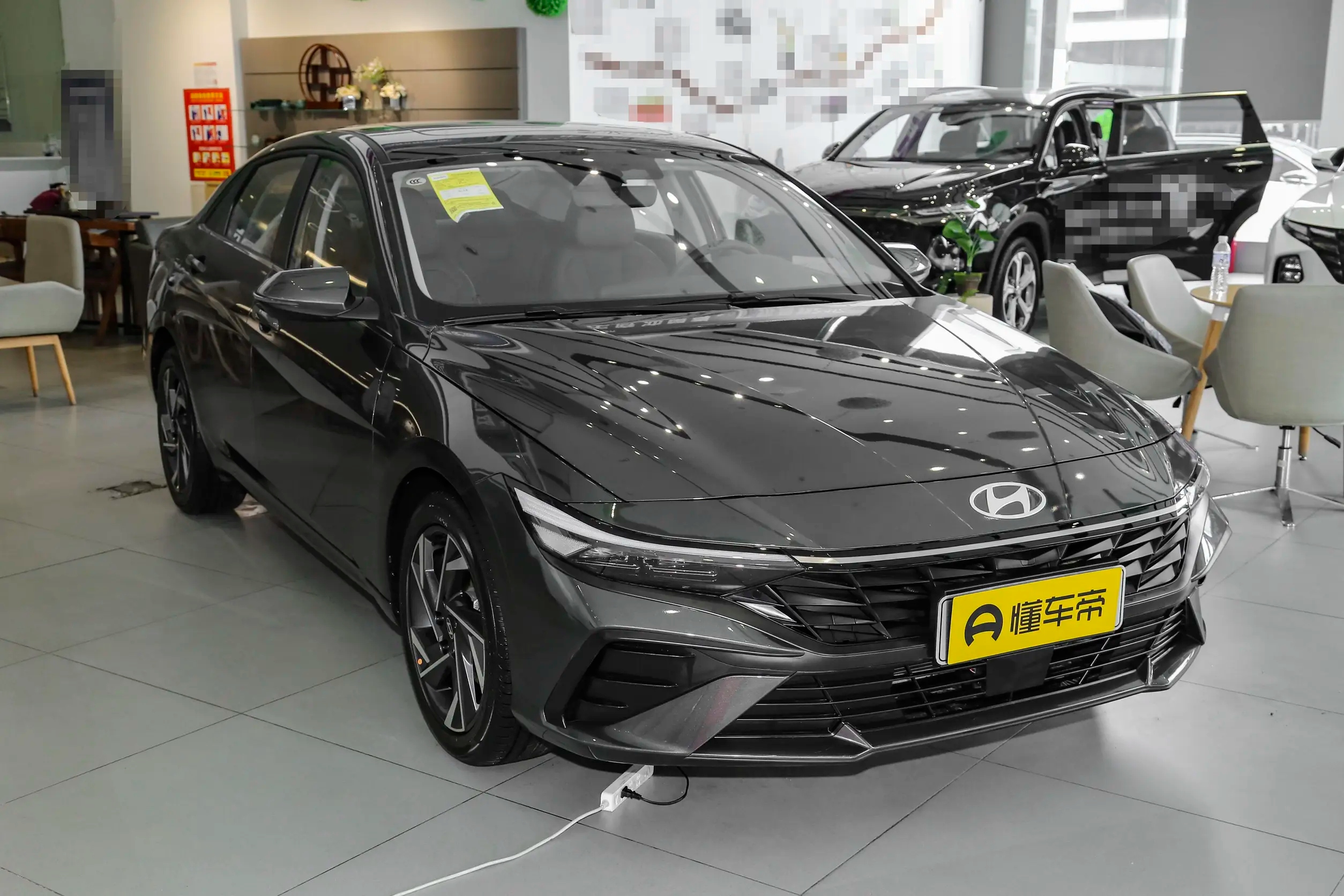 Hyundai Elantra, LUX Premium Edition